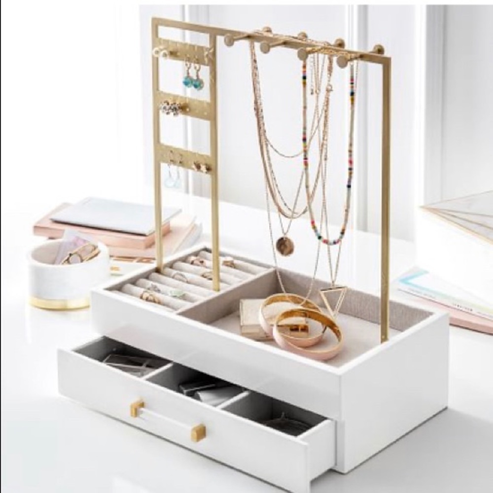 Pottery Barn Teen Pink Elle Lacquer Jewelry Display Stand (BRAND NEW IN BOX)